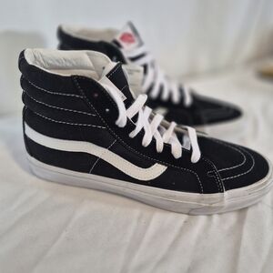 Vans Sk8-Hi Womens 11 Black/White VN000D5IB8C NWT